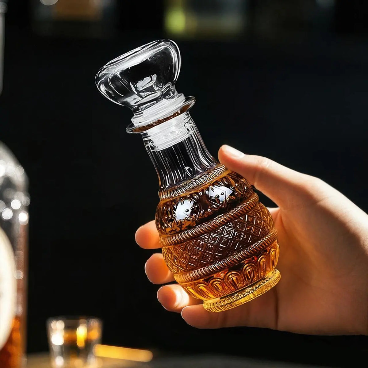 Eco-Friendly 200ml Refillable Glass Bottle with Screw Cap Small Travel Size Jar for Essential Oils Perfume Liquids DIY Cosmetics Kitchen Decor Accessories - Containers